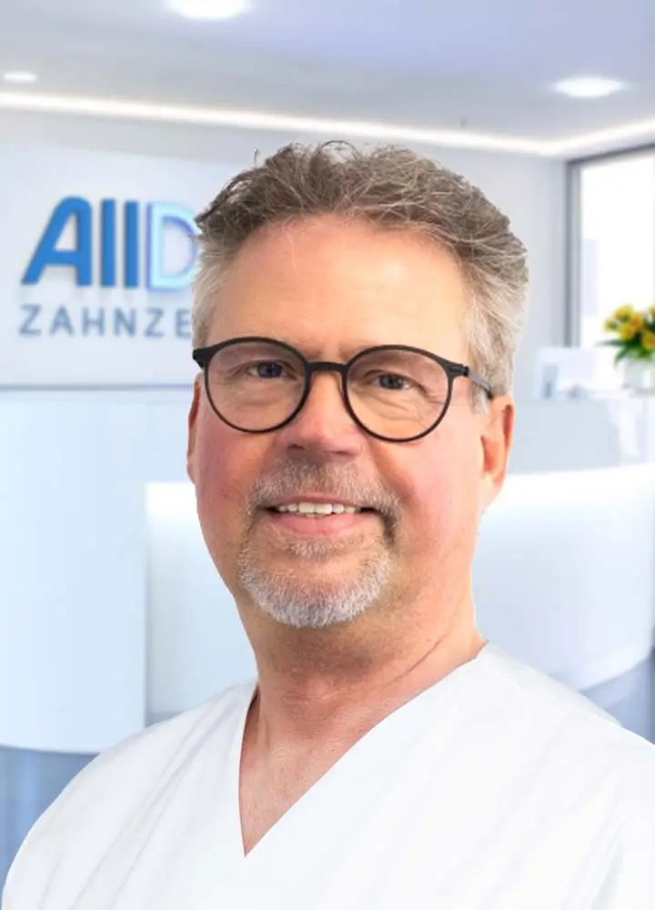 Portrait zahn&auml;rztlicher Oberarzt Harald Kopera (AllDent Mannheim)
