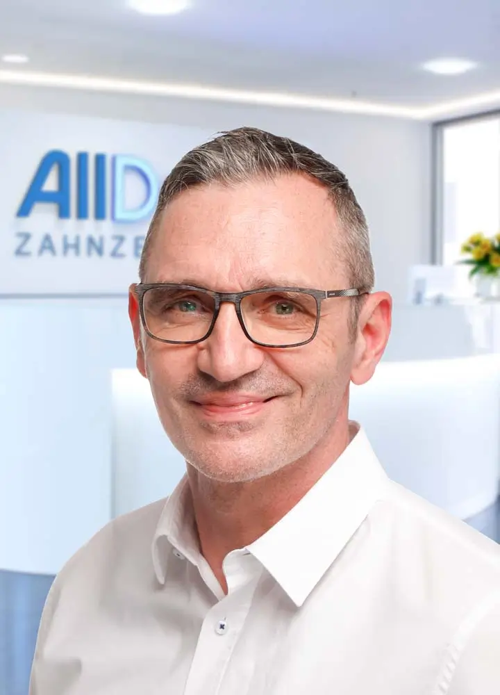 Portrait Oralchirurg Stefan Lang (AllDent Mannheim)