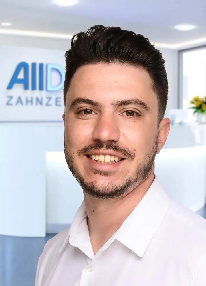 Portrait Zahnarzt Youcef Boudjana (AllDent Mannheim)