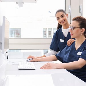 PZR Assistentinnen Behandlungsraum AllDent