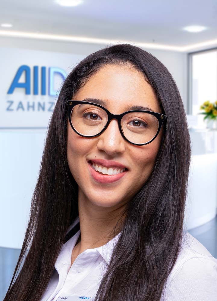 Portrait Zahnärztin Nesrine Gafsi (AllDent Mannheim)