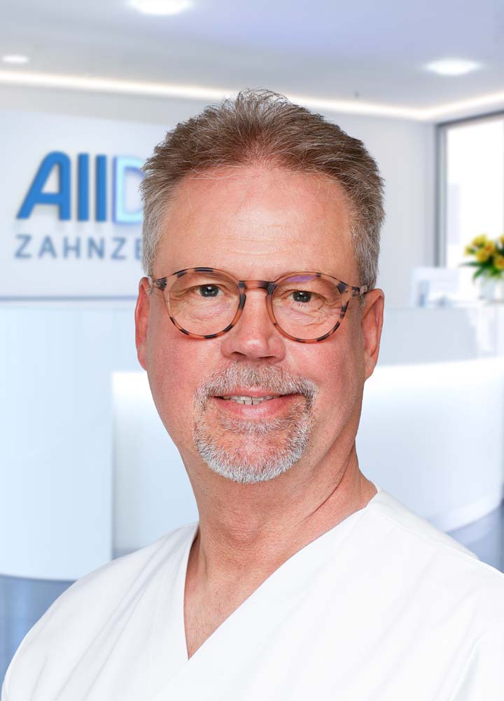 Portrait Zahnarzt Harald Kopera (AllDent Berlin)